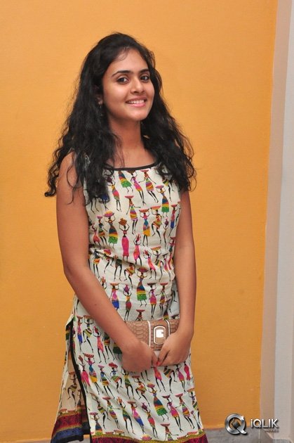 Sukriti-at-Kerintha-Movie-Premier-Show